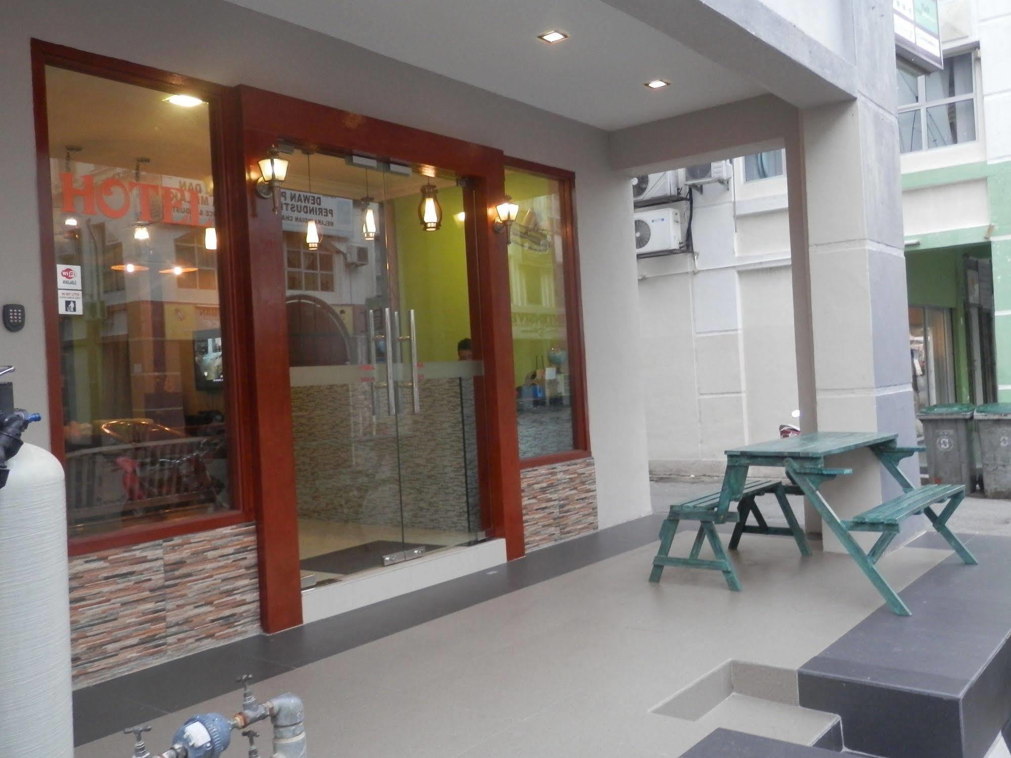 Travellers Planet Hotel & Guesthouse Malacca Kültér fotó